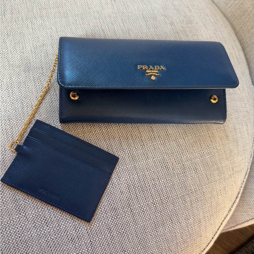 Prada Navy Blue Wallet with Gold Logo - Picture 9 of 13